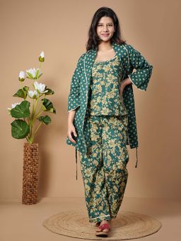 She N She - Women Green Floral Printed Top with Pyjama and Robe