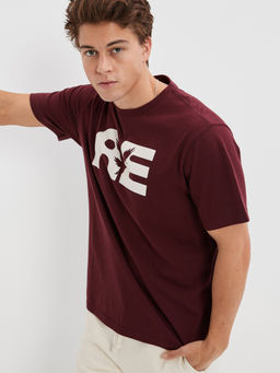American Eagle - Men Burgundy Super Soft Logo Graphic T-Shirt