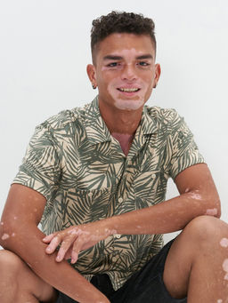 American Eagle - Mens Olive Tropical Camp Collar Button-Up Shirt