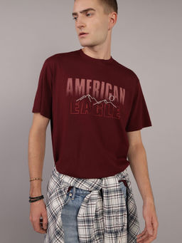American Eagle - Men Maroon Embroidered Logo Graphic T-Shirt
