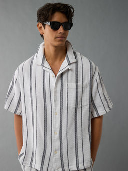 American Eagle - Men White Poolside Striped Button-Up Shirt
