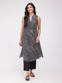 Pink Fort - Cotton Leheriya A-Line Kurta & Pant Black (Set of 2)