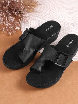 Metro - Black Synthetic Casual Wedges Heels