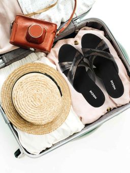 Mochi - Black Synthetic Casual Sandals Heels