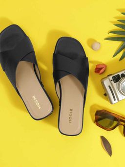 Mochi - Black Synthetic Casual Sandals Heels