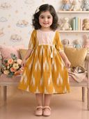 Yellow color option, Currently selected