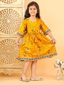 Yellow color option, Currently selected