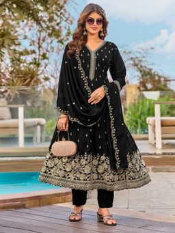 Tansi - Black Vichitra Kurta with Pant and Dupatta
