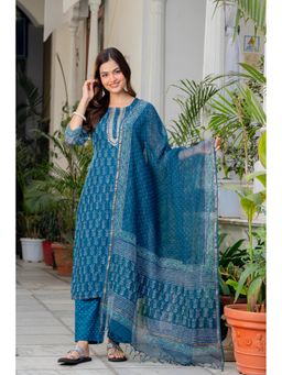 TERHA TAALI - Azure Blue Dabu Print Kurta with Pant and Dupatta