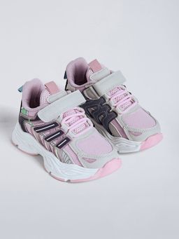 Hopscotch - Pink 3D Applique Sneakers