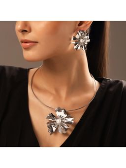 Voylla - Blume Floral Drama Neacklace Set