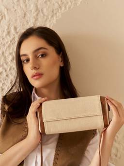 ZAMANA - Women Canvas Clutch With Detachable Strap - Cream