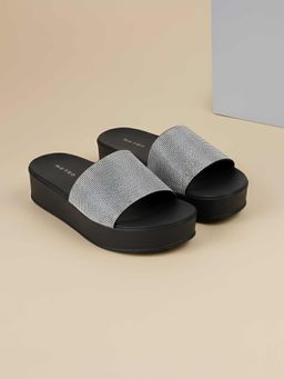 Metro - Women Black Sandals