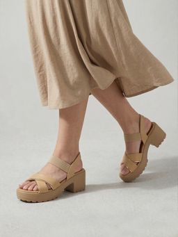 Monrow - Women Evyra Beige Block Heels