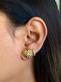 AMOSSH - Tara 18K Gold Plated White Pearl Stud Earrings