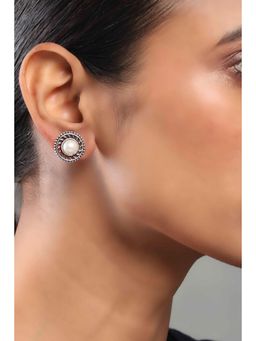 Rangriti - Women Pearl Brass Stud Earrings