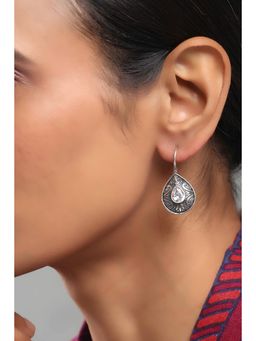 Rangriti - Women White Brass Drop Earrings