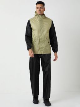 WILDCRAFT - Men Green Colorblock Rain Jacket with Pant (Set of 2)