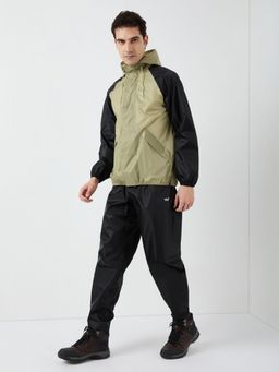 WILDCRAFT - Men Green Colorblock Rain Jacket with Pant (Set of 2)