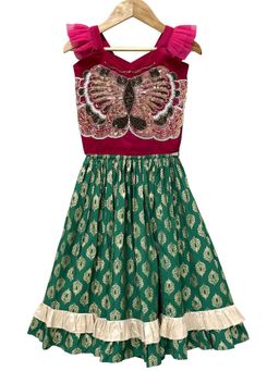 TWISHA - Pink Woven Sleeveless Placement Embroidered Top with Lehenga