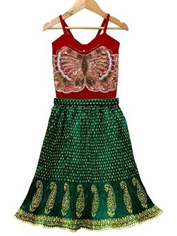 TWISHA - Woven Sleeveless Placement Embroidered Top with Lehenga