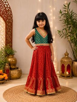 TWISHA - Woven Brocade sleeveless Embellished Top with Lehenga