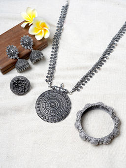 Teejh - Wamila Silver Oxidised Jewellery Gift Set