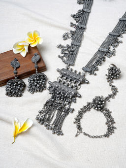 Teejh - Gamini Silver Oxidised Jewellery Gift Set