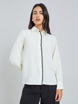 Styli - Women Off White Scalloped Trim Shirt