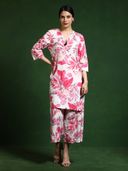 Red color option, Sold out, Currently selected