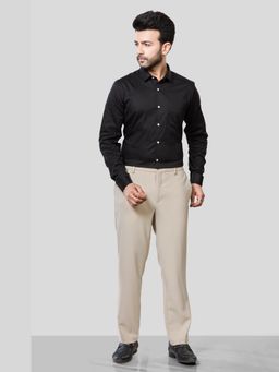 XKIND - Jonesburg Men's Black Solid Slim Fit Formal Shirt