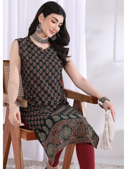 Vbuyz - Women Green Floral Kurta