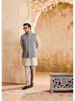 HISTORI - Grey Kurta with Jacket and Pant