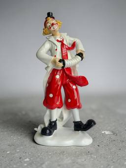 Sun Mun Decors - Accordion Musician Clown Figurine