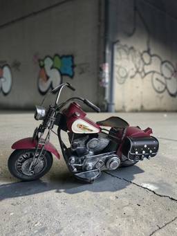 Sun Mun Decors - Vintage Metal Bike Showpiece
