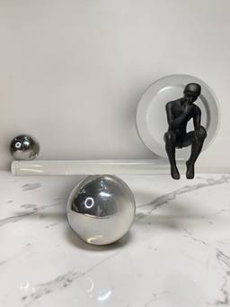 Sun Mun Decors - Balancing Man Figurine