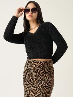 SHOWOFFFF - Women's V-Neck Textured Black Crop Top