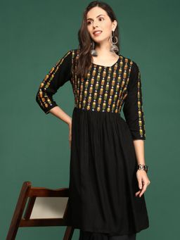 SHOWOFFFF - Women's Black Embroidered Kurta