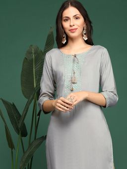 SHOWOFFFF - Women's Light Grey Solid Straight Kurta