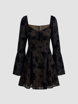 Cider - Sweetheart Floral Lace Knotted Mini Dress ()