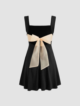 Cider - Square Neck Solid Bowknot Ruffle Mini Dress ()
