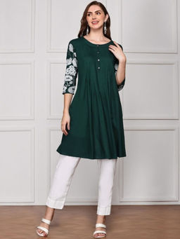ISHIN - Women Deep Green Floral Printed Rayon Kurta