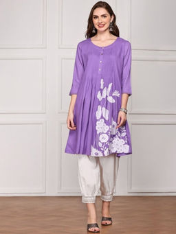 ISHIN - Women Lavender Floral Printed Rayon Kurta