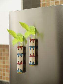 VarEesha - Greendoor Red Blue Triangles Ceramic Magnetic Planters Set of 2