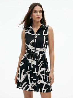 Outzidr - Black Polyester Printed Dress with Belt