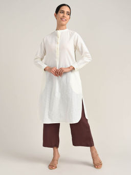 Saltpetre - Women Off White Organic Cotton Mandarin Neck Pleated Tunic