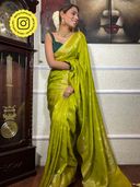 Green color option, Sold out, Currently selected