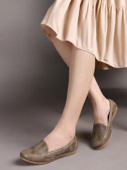 Aroom - Beige Stylish Checks Textured Loafers