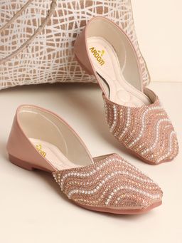 Aroom - Pink Elegant Embellished Juttis