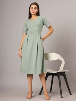 BRINNS - Green Solid A-Line Midi Dress